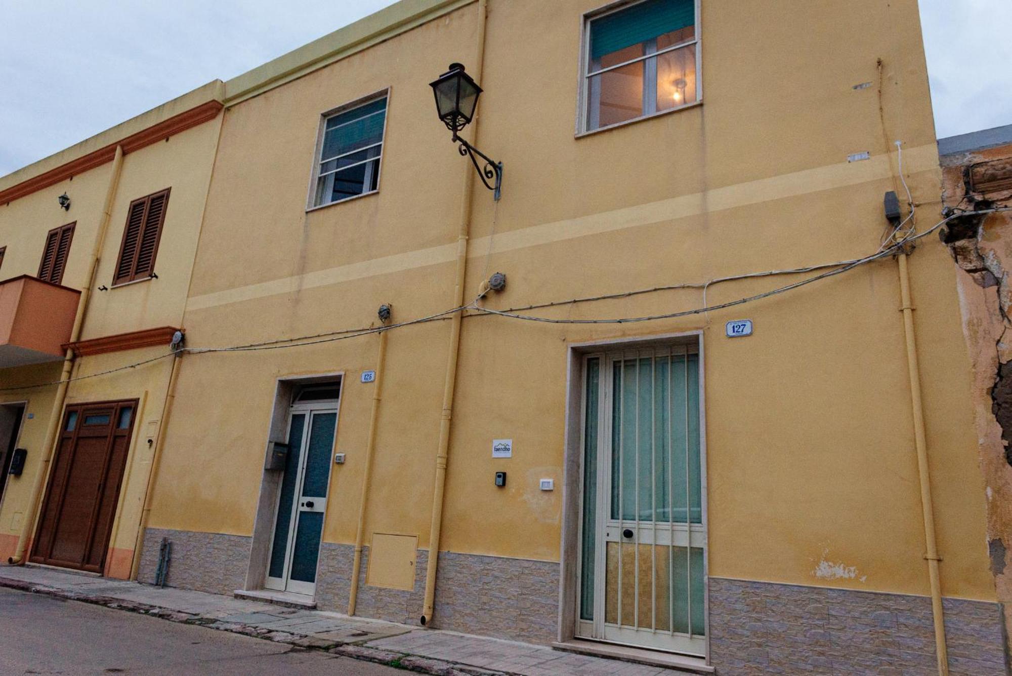 Casa Vacanze Petronia-By Faendho Villa Porto Torres Exterior photo